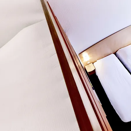 ホテル The Originals City, La Maison De Lise, Mulhouse イルツァッハ